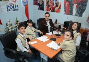 Polis Radyosu'ndan eğitime katkı
